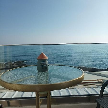 Beachfront Apartment 레팀노 외부 사진