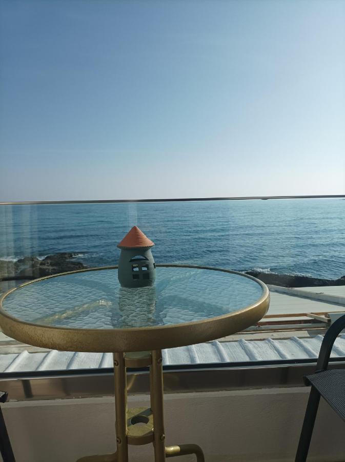 Beachfront Apartment 레팀노 외부 사진