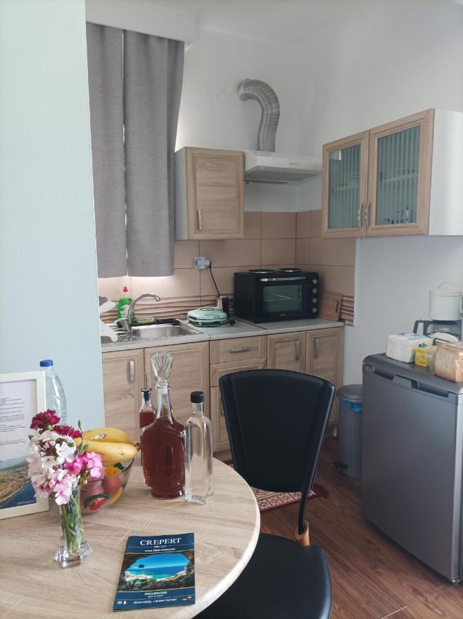 Beachfront Apartment 레팀노 외부 사진